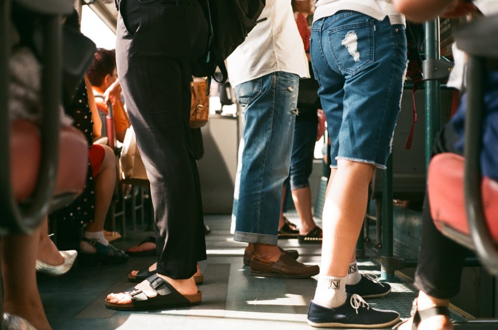 01_passengers-1150043_1920