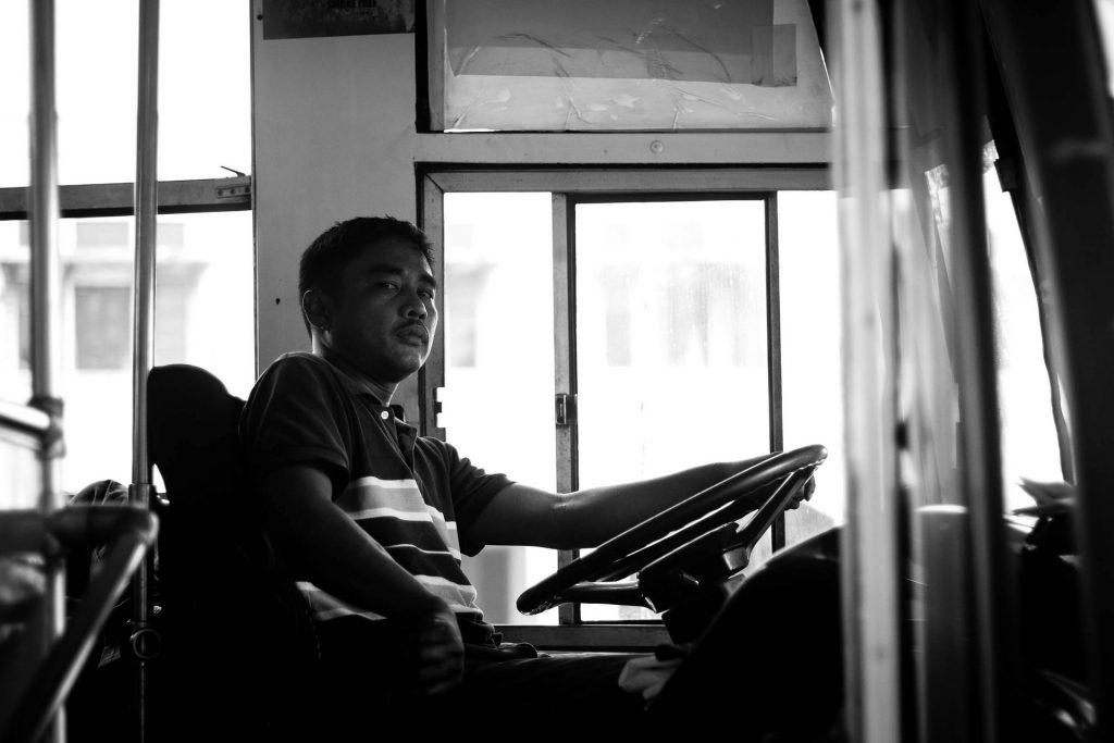 11 busdriver-68014_1920